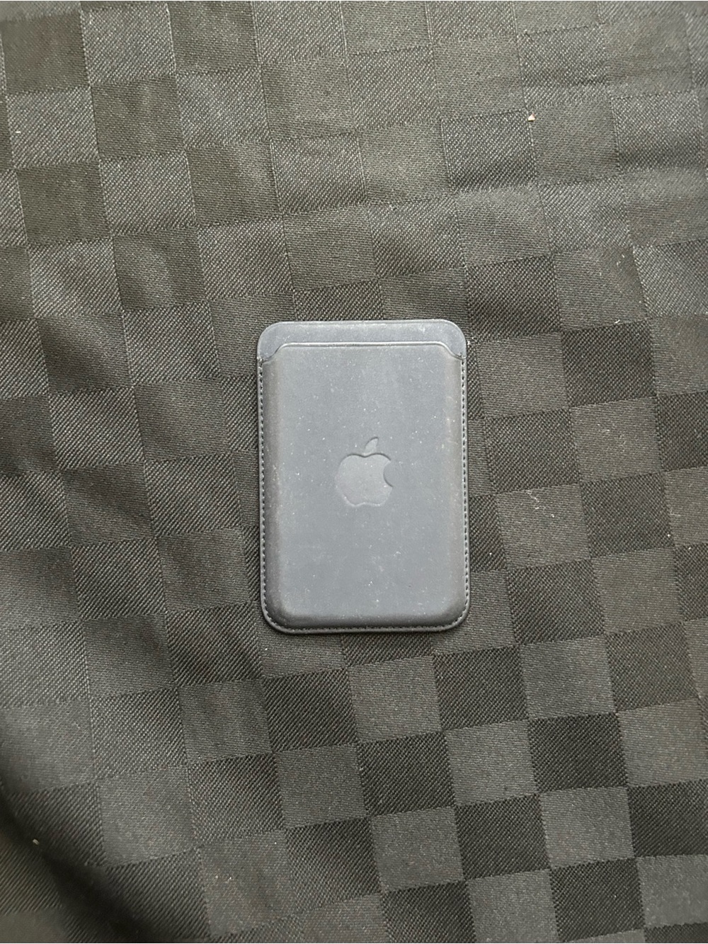 Brand new Apple Card holder (magnetic)